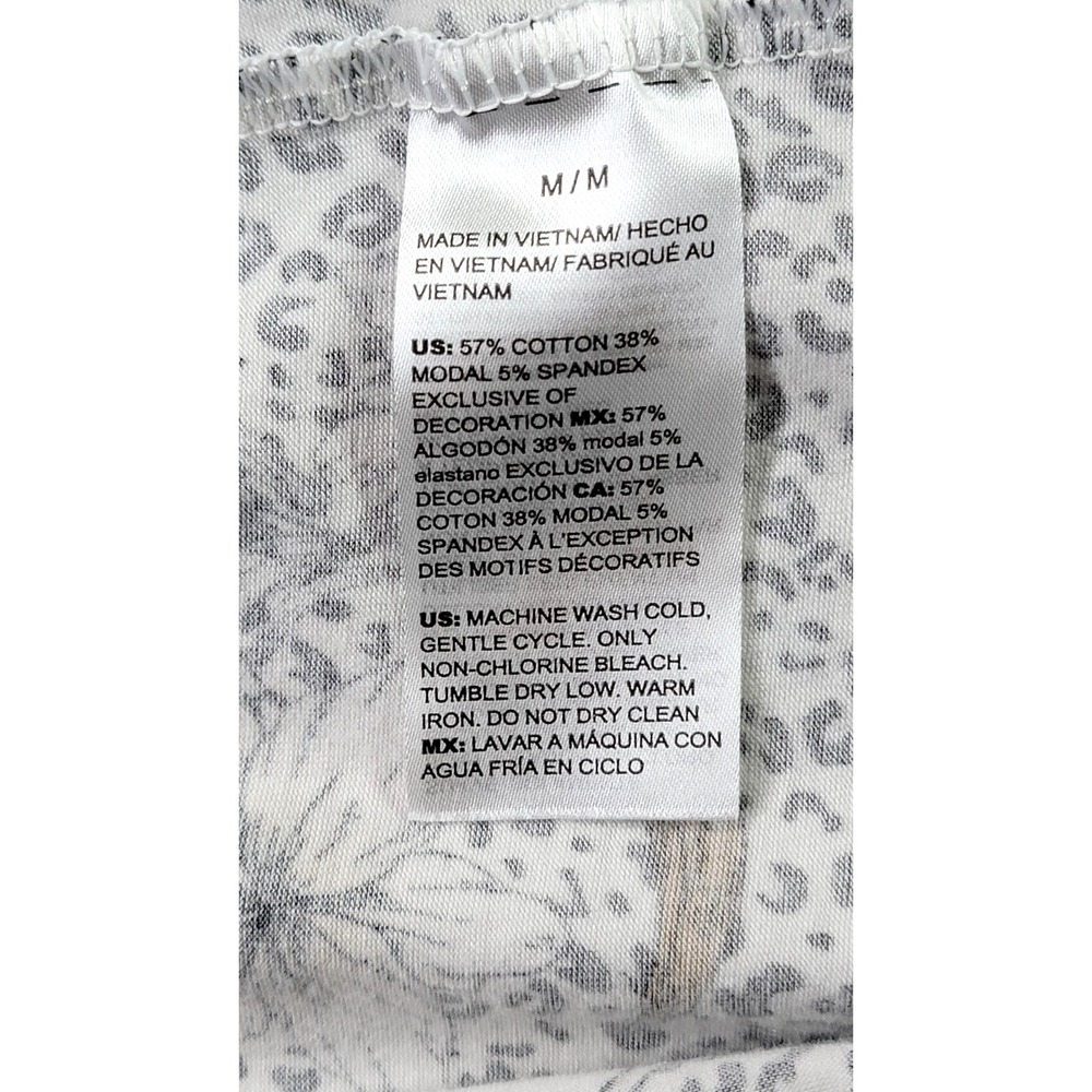 White House Black Market V Neck Top Medium Animal & Floral Print Ruffle Sleeves - Picture 5 of 7